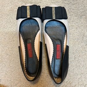 Carolina Herrera flats